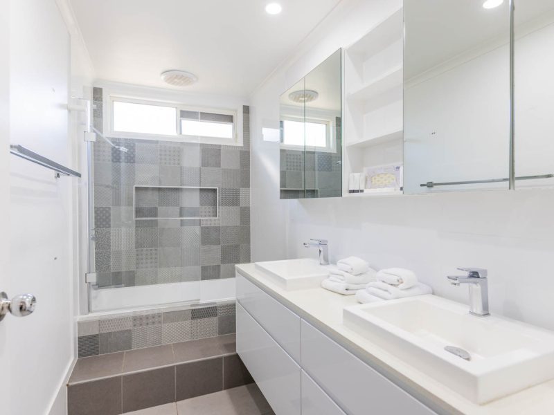 20240807 KIRRA TOURIST PARK 8 2 BR SUPERIOR CABIN WEB