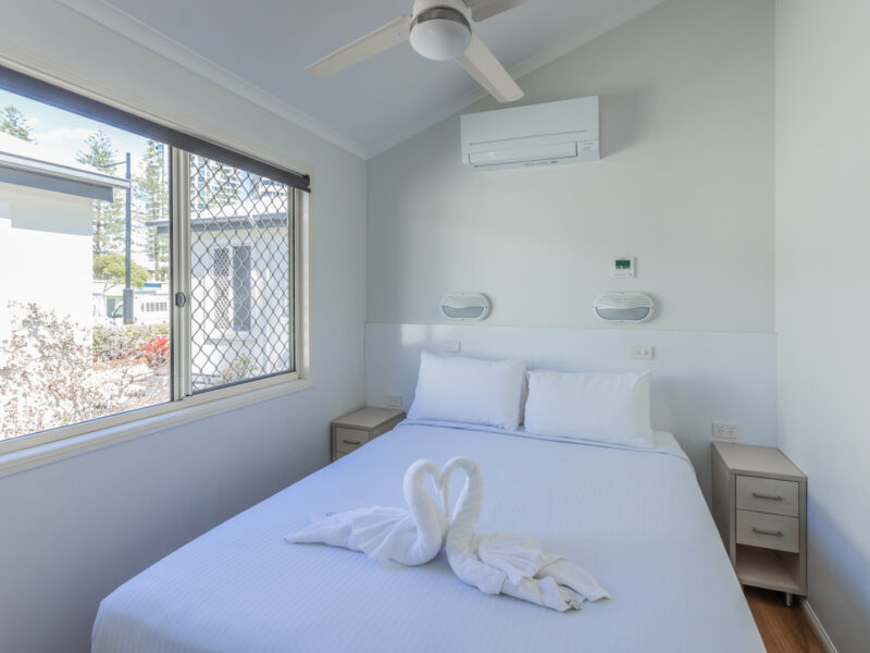 20251210 MAIN BEACH TOURIST PARK 41 2 BR CABIN