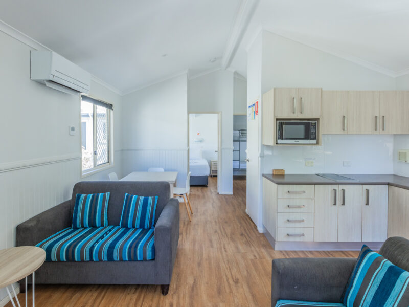 20251210 MAIN BEACH TOURIST PARK 46 2 BR CABIN