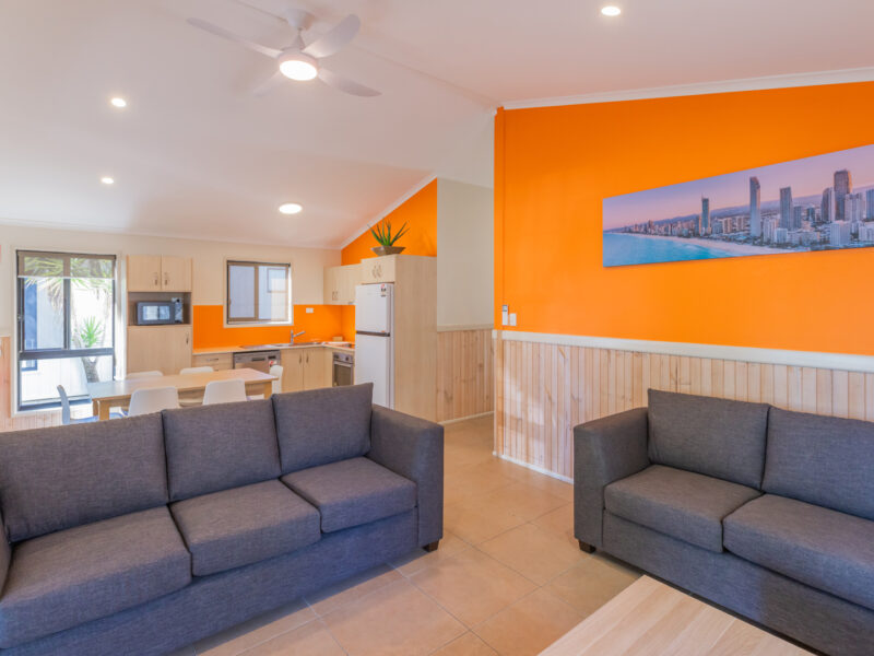 20251210 MAIN BEACH TOURIST PARK 21 3 BR CABIN