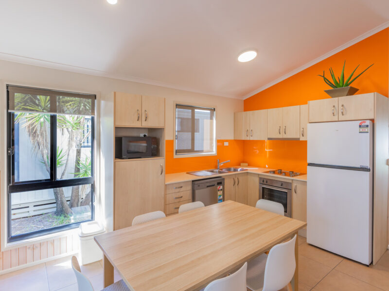 20251210 MAIN BEACH TOURIST PARK 24 3 BR CABIN