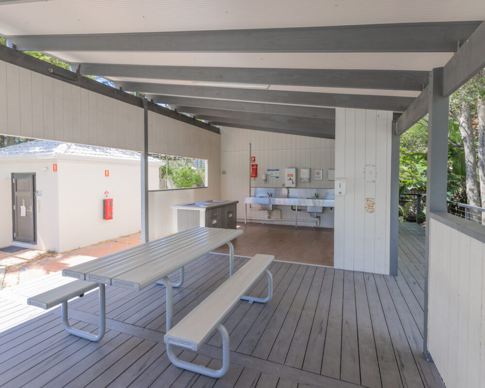 20251210 MAIN BEACH TOURIST PARK 93 CAMP KITCHEN