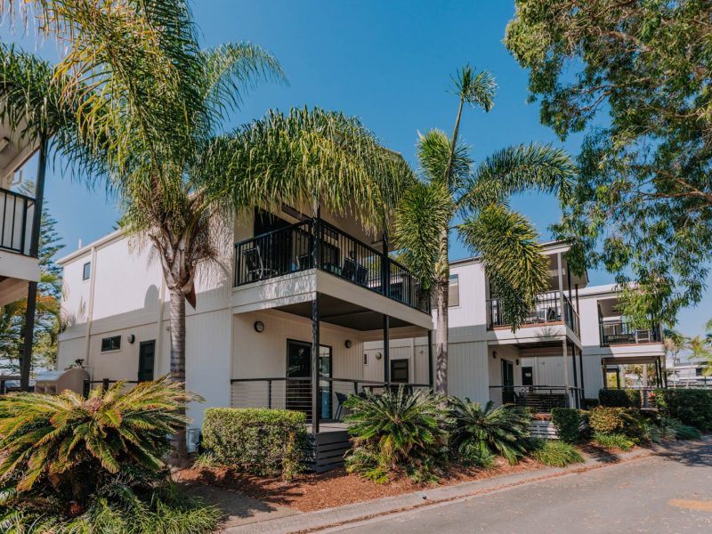 20240828 TALLEBUDGERA TOURIST PARK 15 2 BR DELUXE CABIN WEB