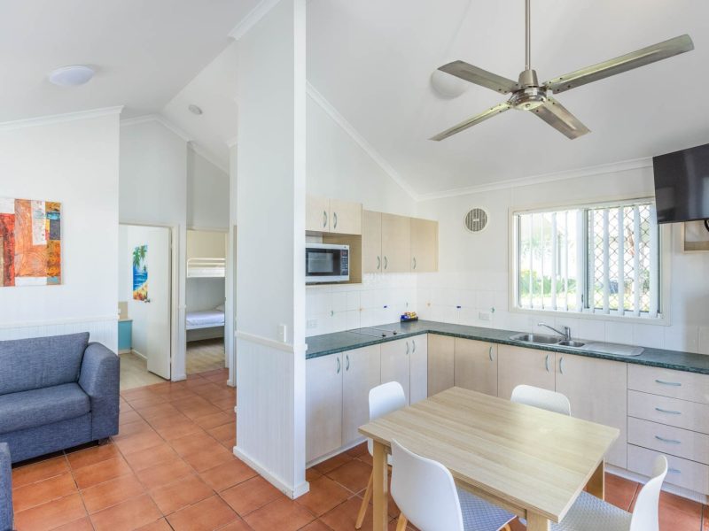 20240828 TALLEBUDGERA TOURIST PARK 29 2 BR CABIN WEB