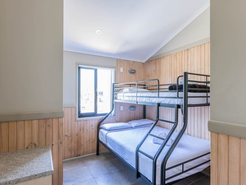 20240828 TALLEBUDGERA TOURIST PARK 46 2 BR SUPERIOR CABIN WEB