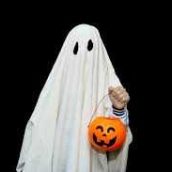 Trick or Treat around the park, with us!!